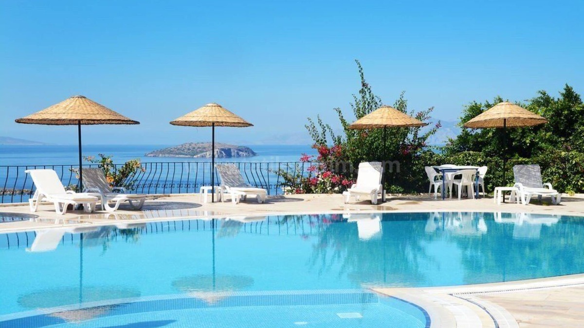 Gumusluk Apartment | Karya apartment Gumusluk Bodrum with seaview and communal site pool.