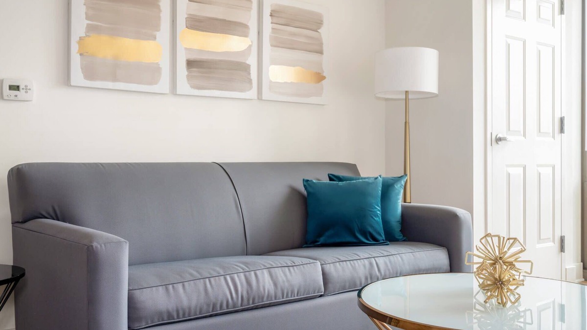 The Loop Apartment | Kasa | Relaxing 1 BD + Near Local Eateries | Chicago
