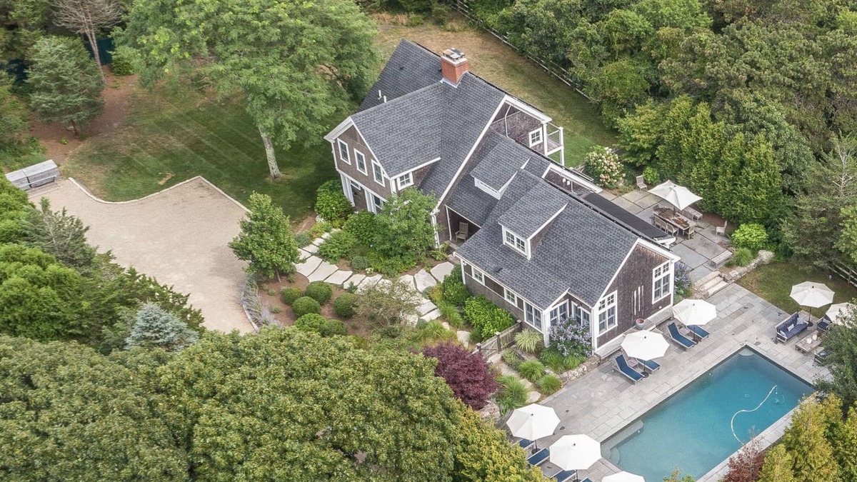 Katama House | Katama Luxury - 5+ BR home w/Heated Pool near the Field Club