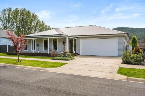 Bright House | Kate's Cottage
