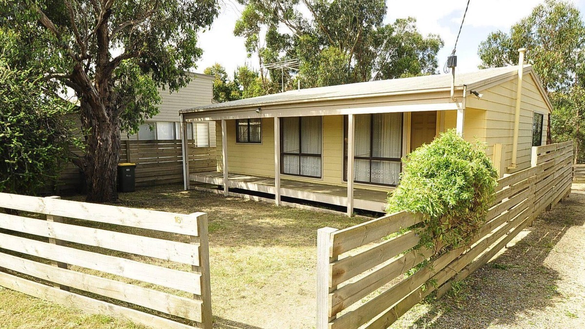 Aireys Inlet House | Kate's Cottage - Walk to the Beach & Clifftops