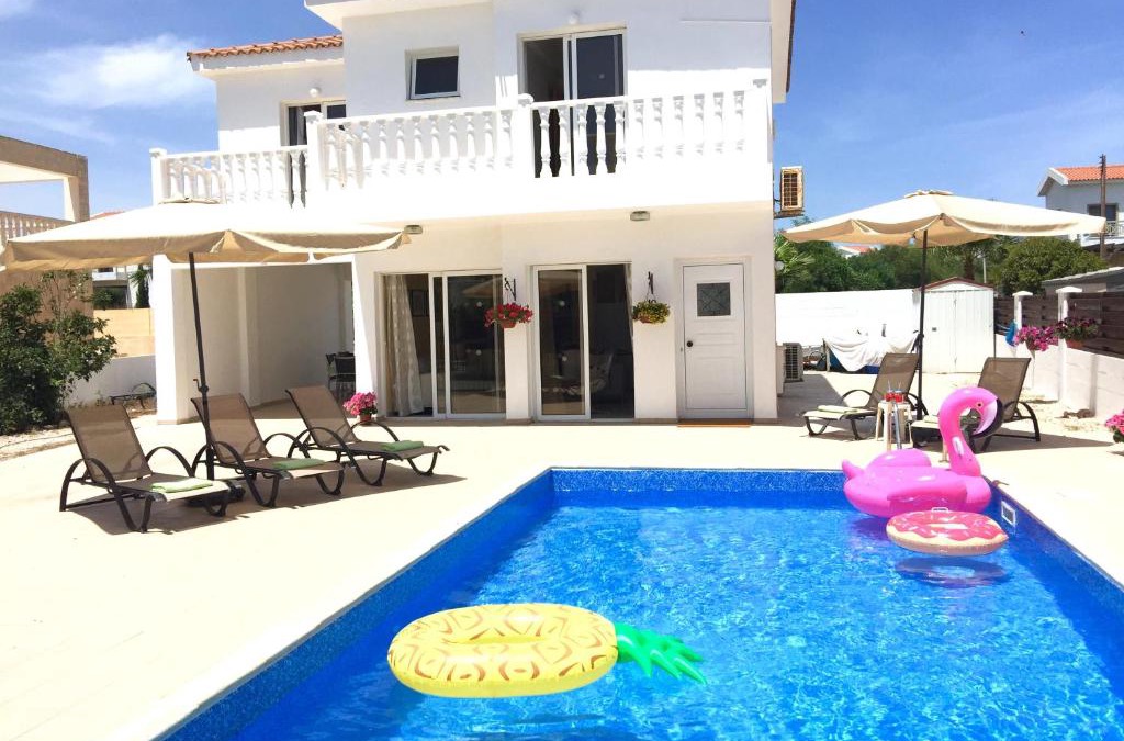 Ayia Thekla Villa | Katerina