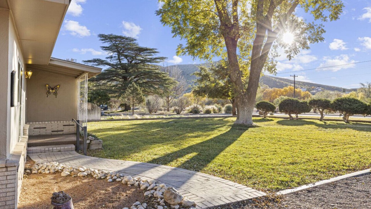 Alpine House | Kathryn's Corner Cottage - Gorgeous Views
