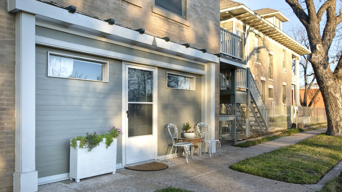 Smithville Bed & Breakfast | Katy House Bed and Breakfast