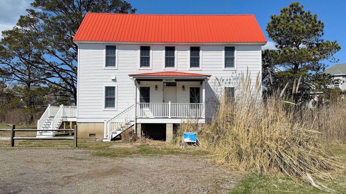 Chincoteague House | Katydid - Water Front -3BR + loft home/Waterview NO LINENS & TOWELS PROVIDED
