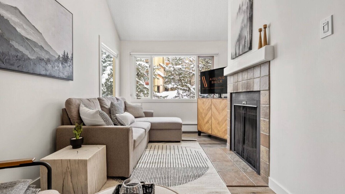 East Kootenay Apartment | Kauhoolio | Toby | Pool | Hot Tub | Sauna