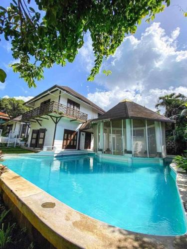 Tagaytay Cabin | Kavanah Suites Tagaytay-Villa 3