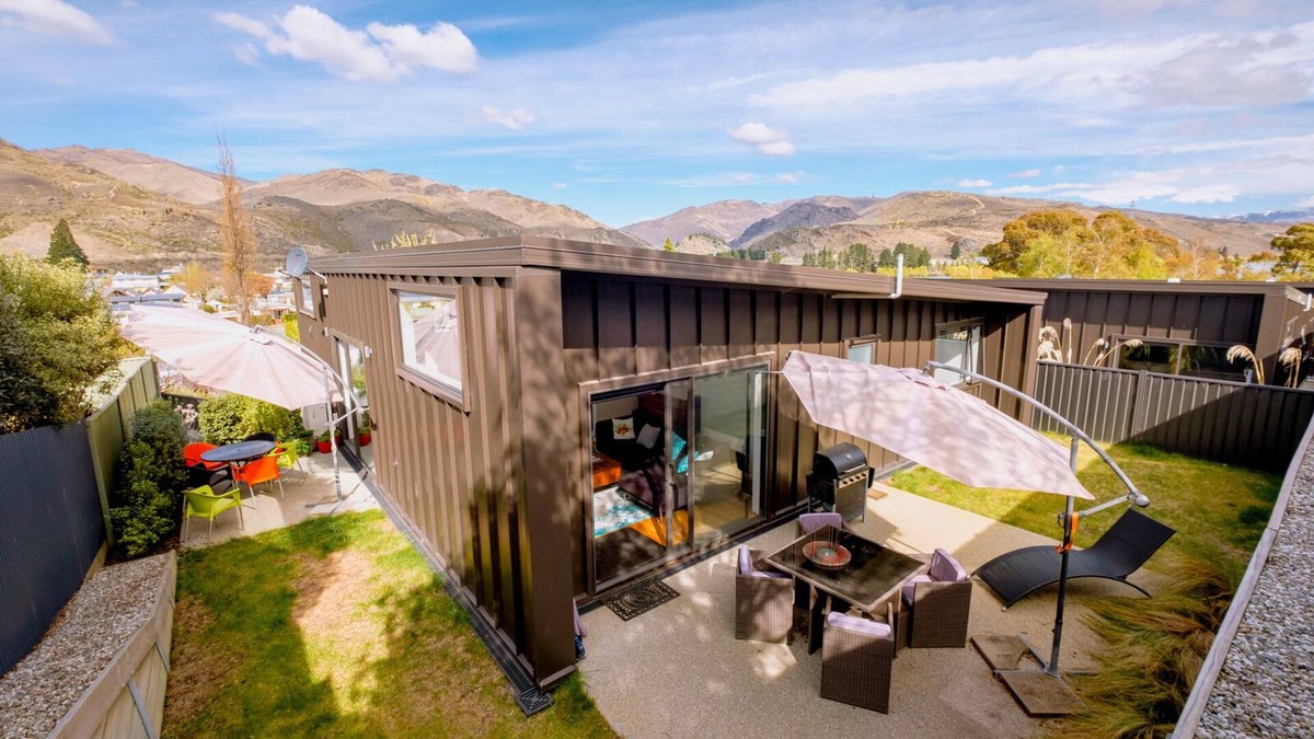 Lowburn House | Kawerau River Retreat - Cromwell Holiday Home