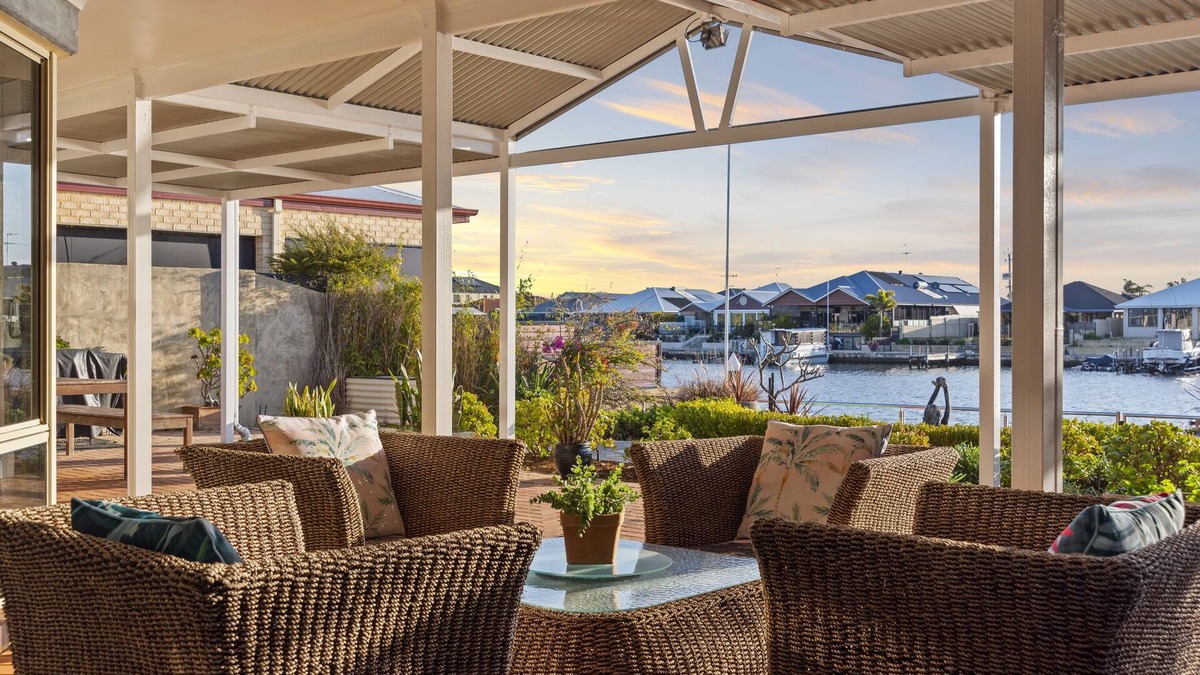 South Yunderup House | “Kaya Manzi” Canal front home. Great for families and friends