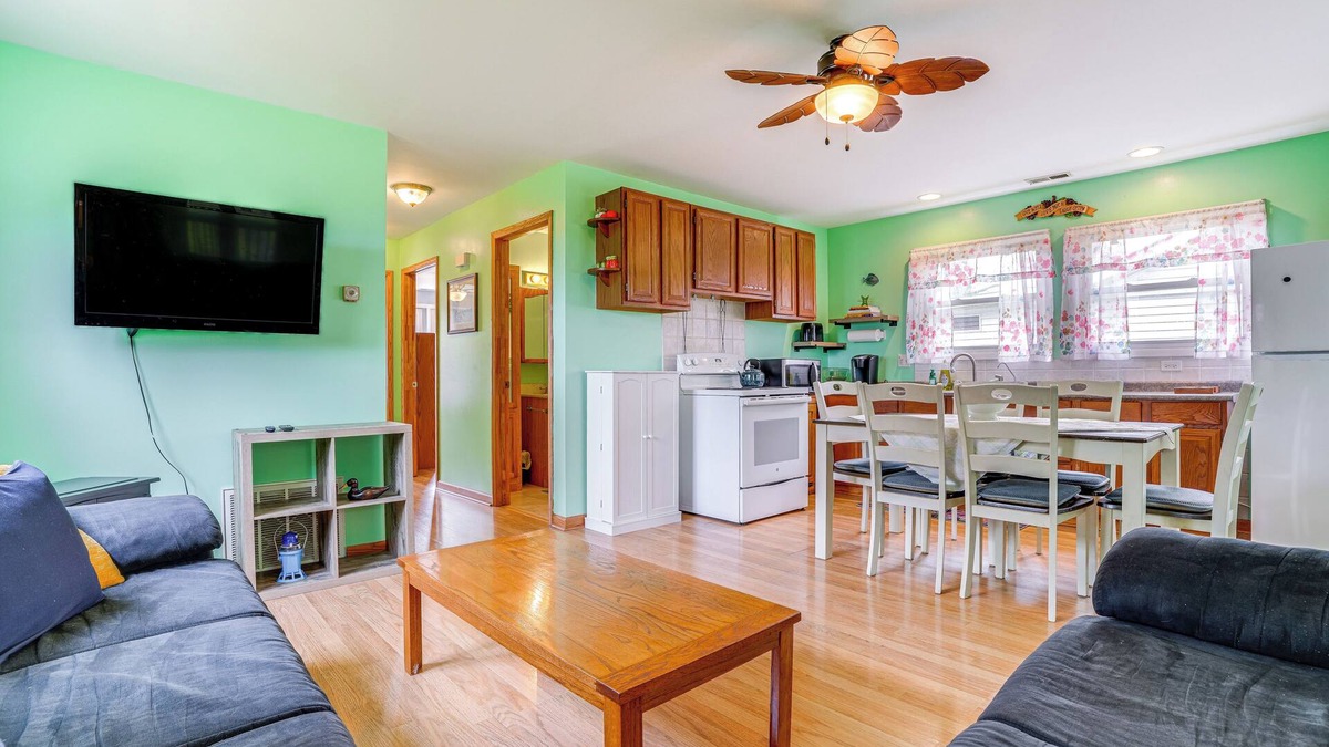 Sister Lakes House | Kayak, Fish, Boat & Swim: Home Near Lakeside Park!
