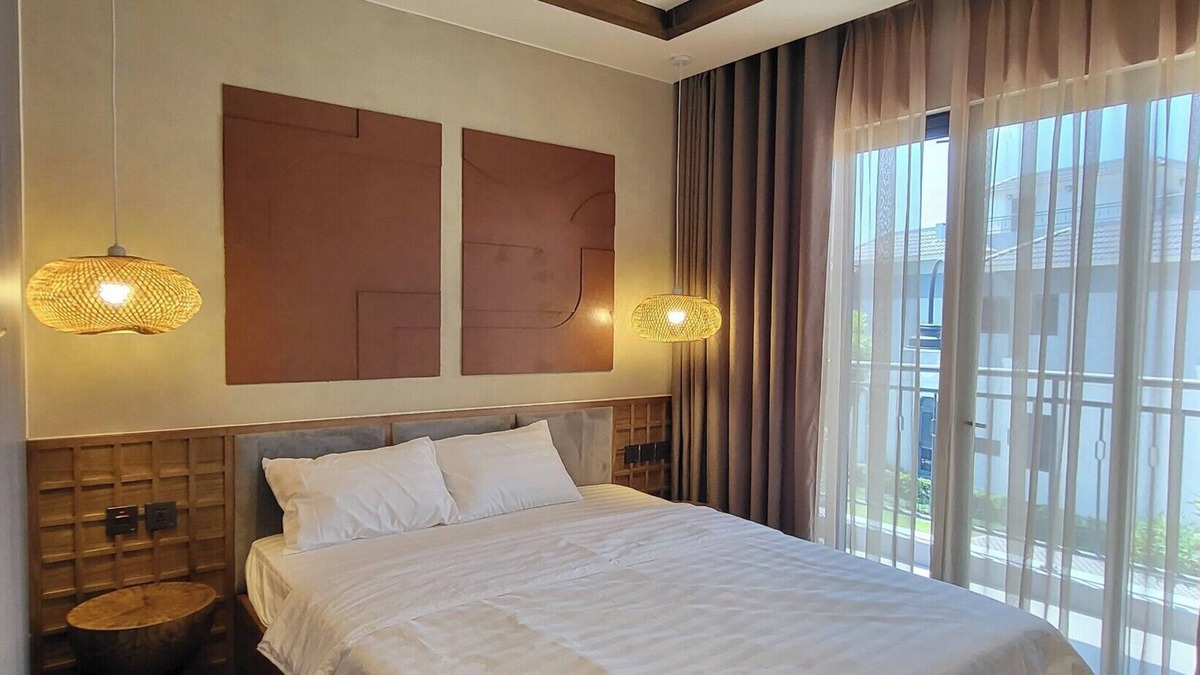Van Don Villa | Kayak Villa Sonasea Harbor City