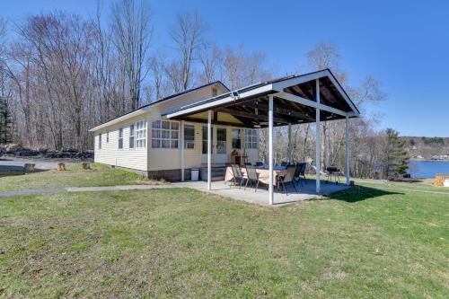 Ellenville Apartment | Kayaks and Canoes Lake-View Retreat in Ellenville!