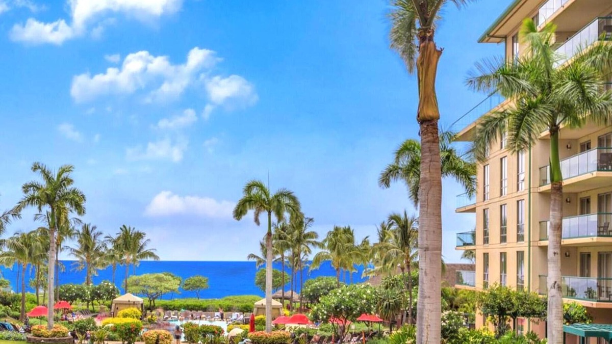 Honokowai Condo | KBM Resorts | Spacious 6-Bedroom Honua Kai Collection | Same Floor | Ocean & Mountain Views + 4 Free Rental Cars! HKH-229/36/8/40