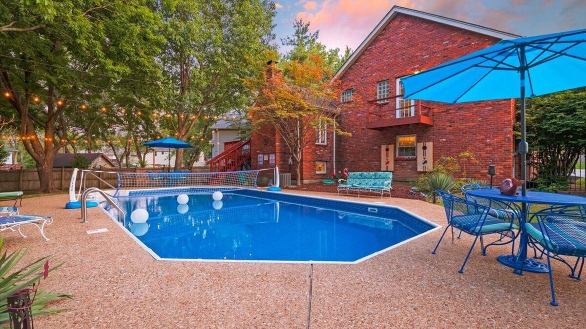Kansas City House | KC Backyard Vacation