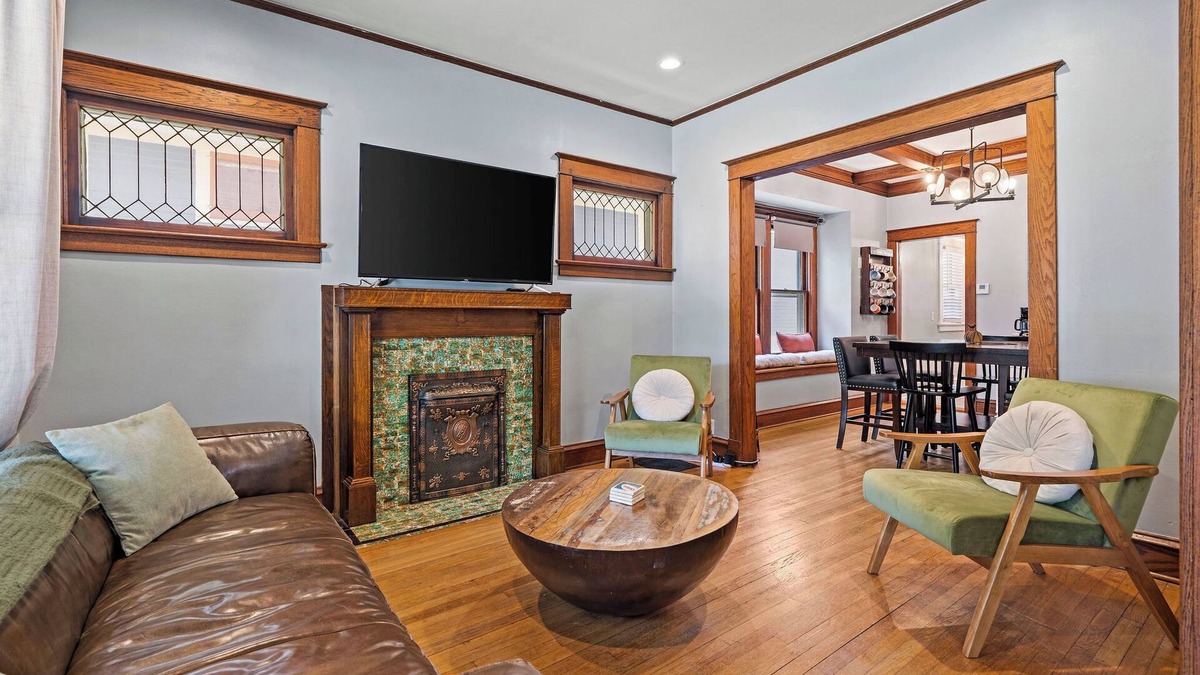 West Plaza House | KC Nest - Walkable location!