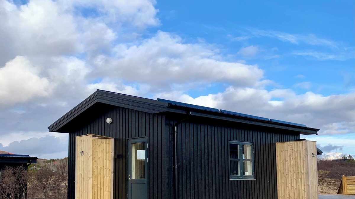 Selfoss Cottage | Kerengi Cottage – Modern Cozy Cabin Built 2024, Heart of Golden Circle Iceland