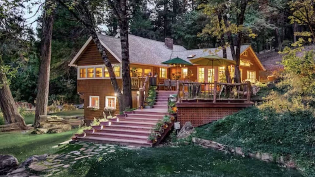 Keddie House | Keddie Wye House - Private Half Mile Trail and Swimming Hole