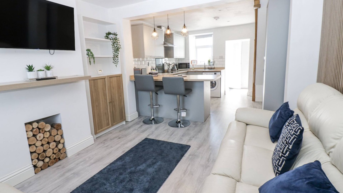 Cleator Moor Cottage | KEEKLE TERRACE, with a garden in Cleator Moor