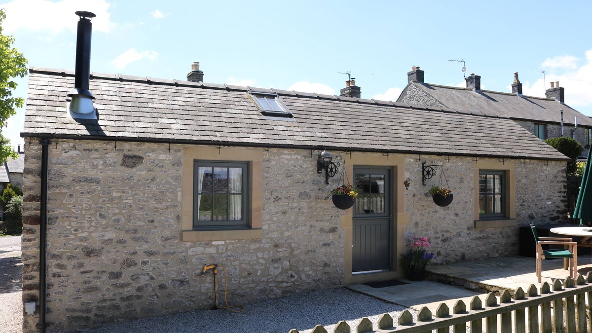 Sheldon House | Keepers Cottage - Cosy Peak District Retreat