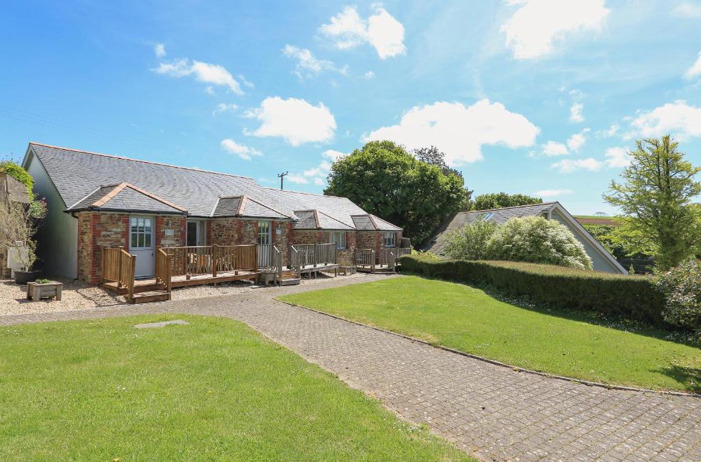 Bugford House | Keepers Lodge, Hillfield Village