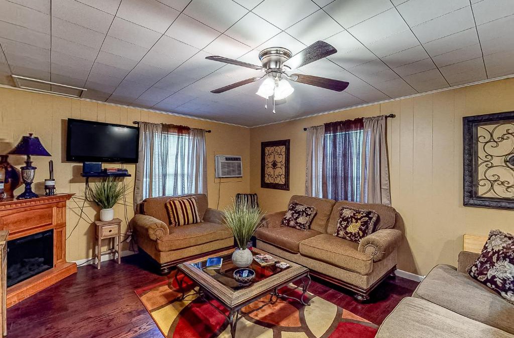 Avinger House | Keepin' it Reel