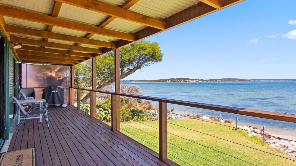 Lake Wangary House | Kellidie Bliss is Coffin Bay's Touch of Paradise - Perfect Couples Retreat