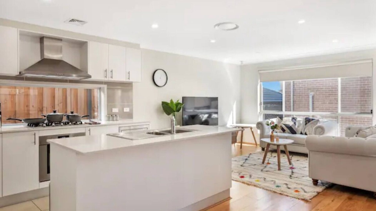Kellyville House | Kellyvile Delight 5BrHouse+Parking+Shopping Center
