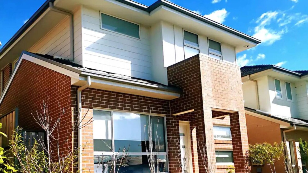 Kellyville House | Kellyville Adorable 5Br - Closed to Shops & Parks