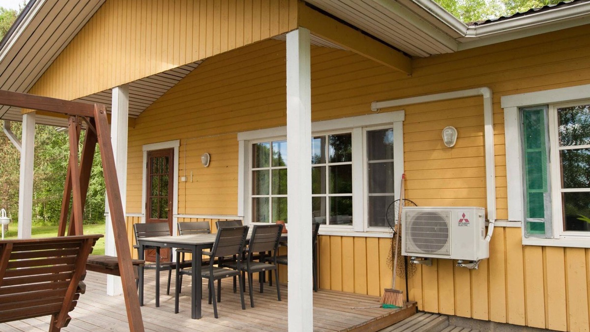 Ikaalinen House | Keltalilja by Interhome