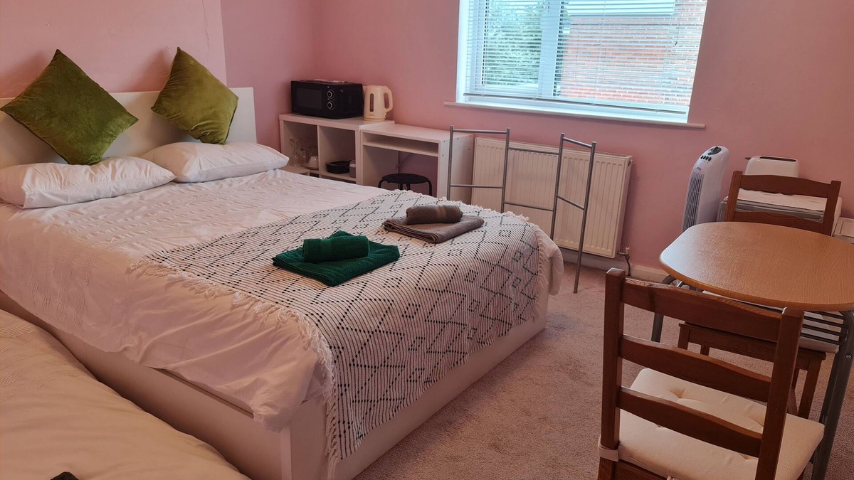 Ferryhill Bed & Breakfast | KELVIN HOUSE