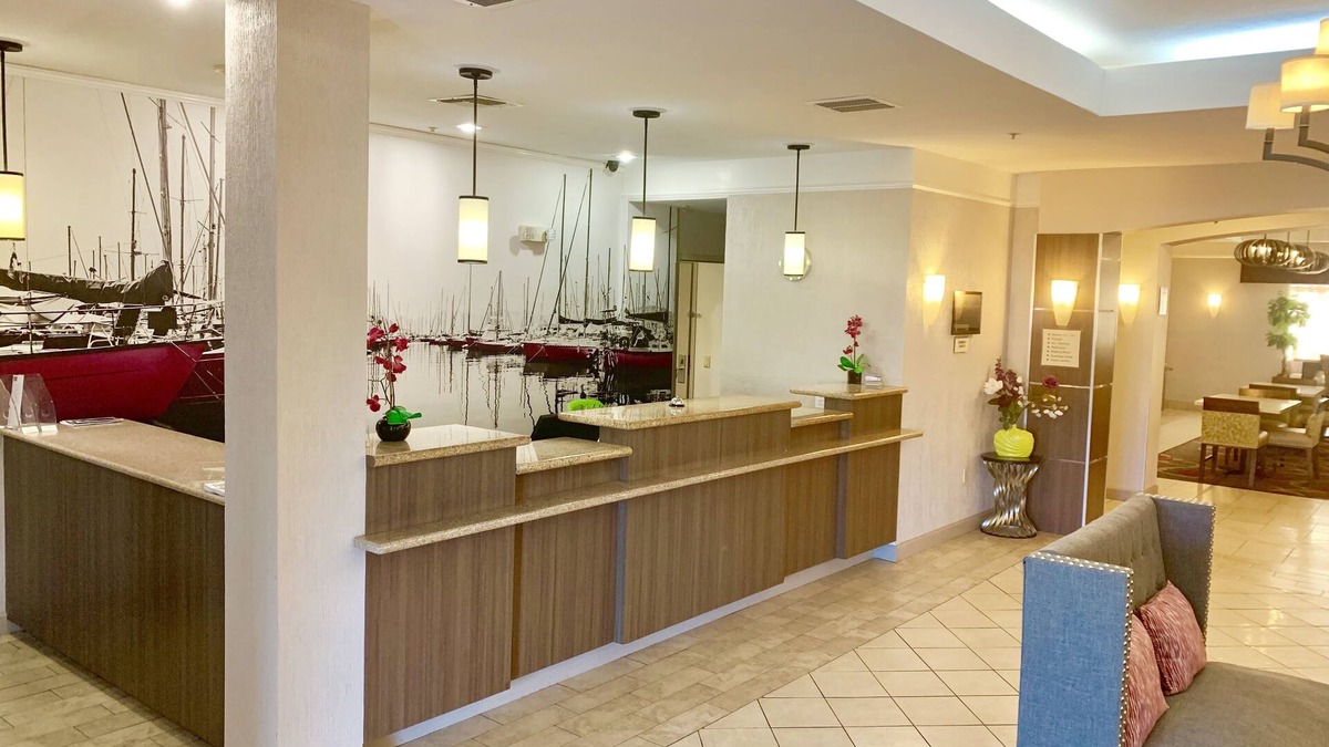 El Lago Hotel | Kemah Edgewater Hotel, SureStay Collection by Best Western