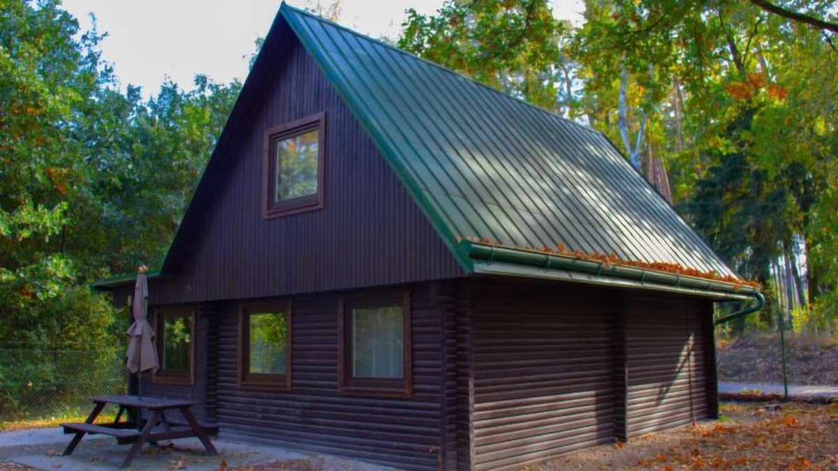 Hradec Kralove House | Kemp Stříbrný rybník by Interhome
