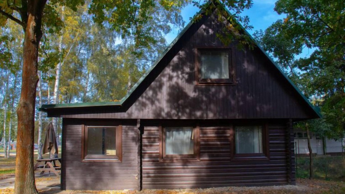 Hradec Kralove House | Kemp Stříbrný rybník by Interhome