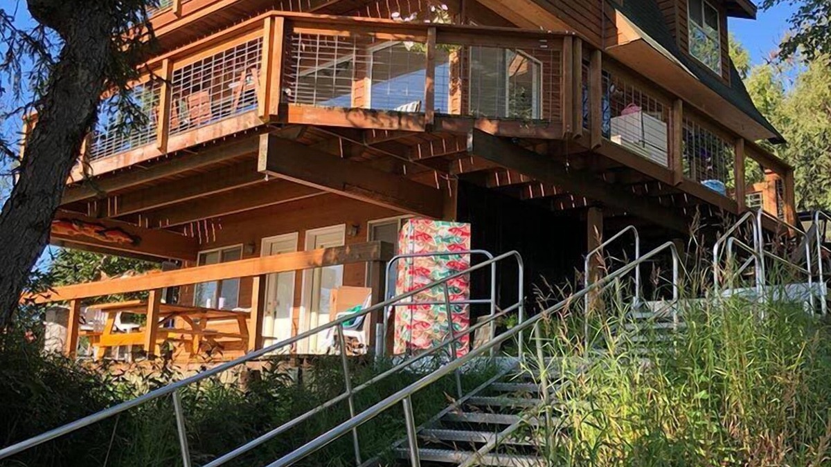 Sterling Ski Chalet | Kenai Riverfront Chalet Centrally Located on the Kenai Peninsula
