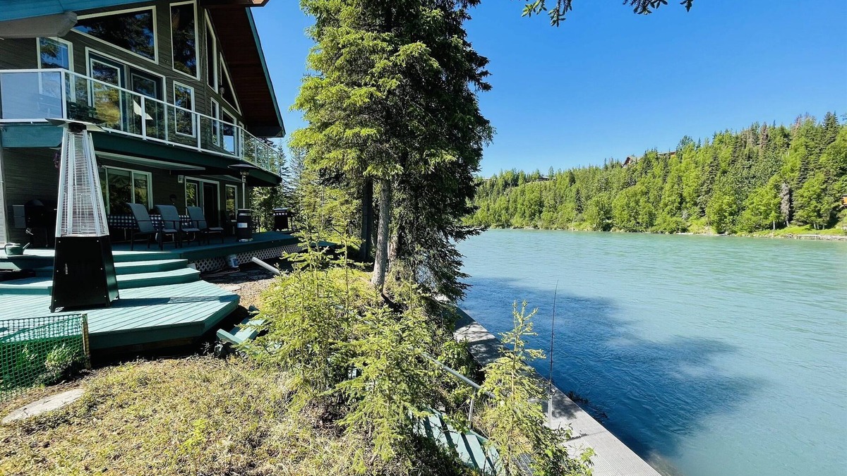 Funny River Ski Chalet | Kenai Riverfront Home at Catch’em AK