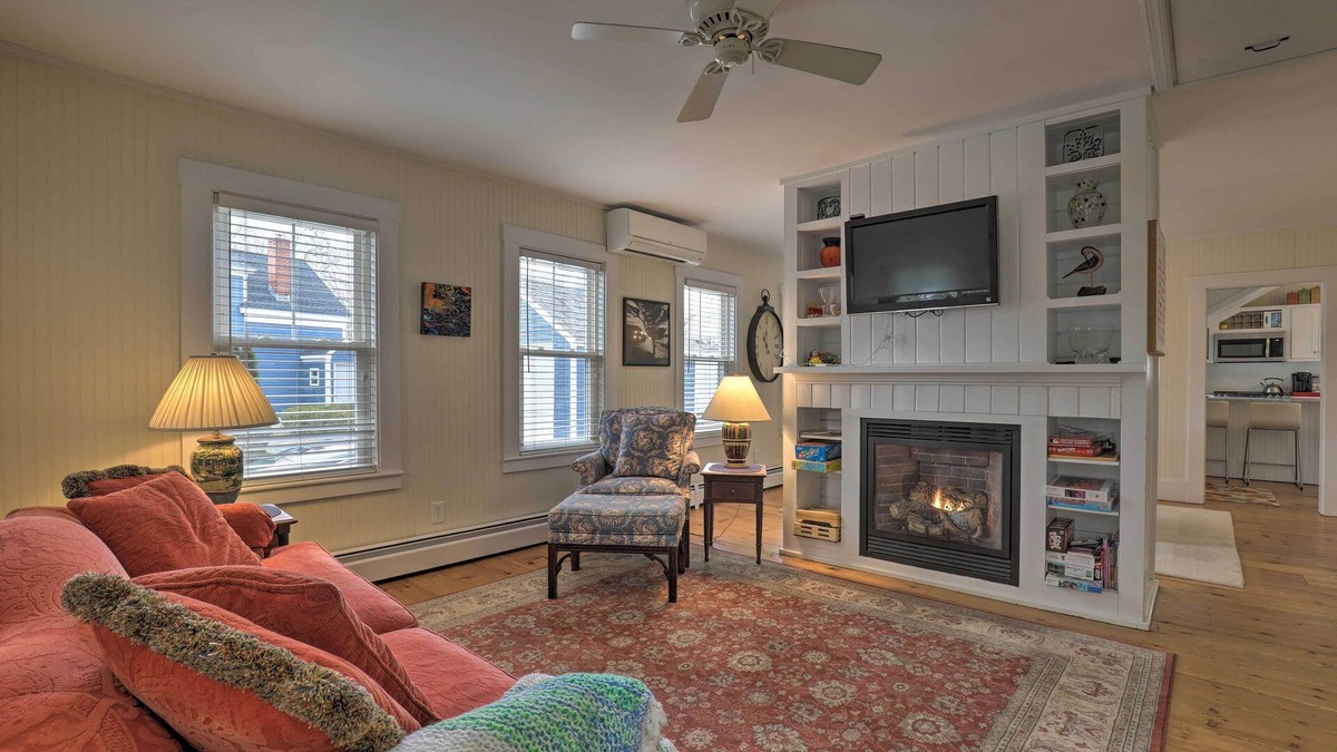 Kennebunk Cottage | Kennebunk Cottage w/Yard < 1 Mi to Beach!