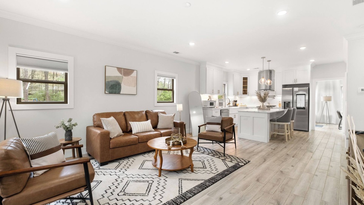 Town Center House | Kennesaw Charm-3 min to Downtown Kennesaw & KSU!