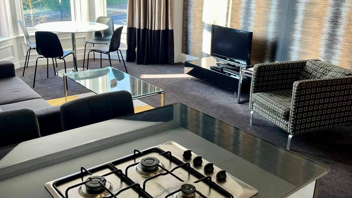 Jesmond Apartment | Kensington House by Warren Collection