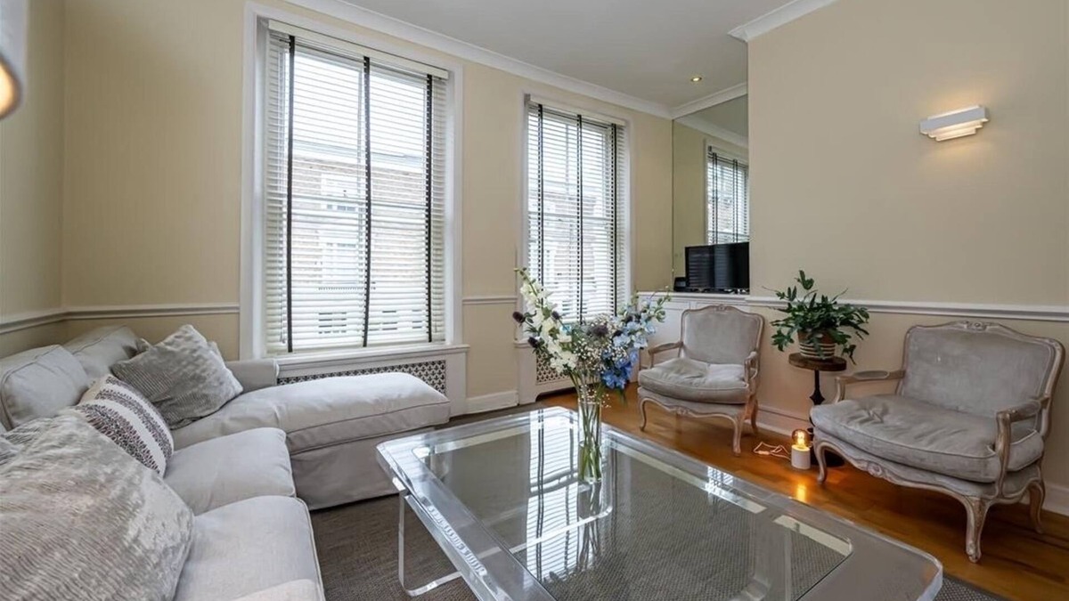 Holland Park Apartment | Kensington Sunny Roof Terrace 2 bedrooms 2 bathrooms.