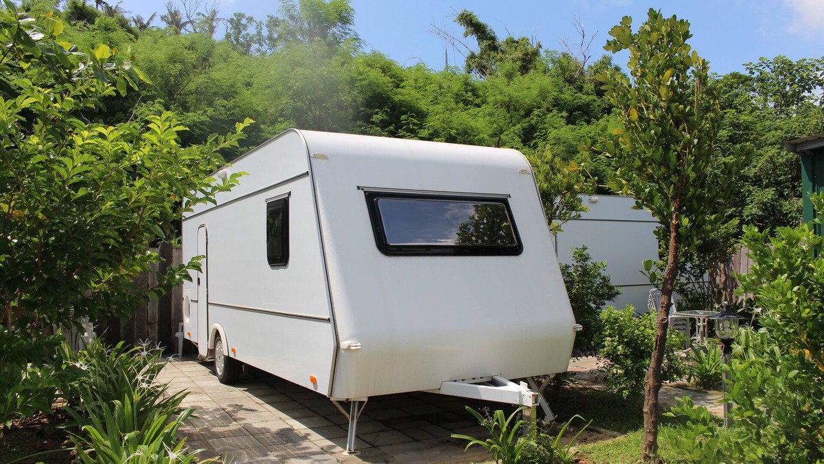 Hengchun RV Rental | Kenting Houbihu Camping car