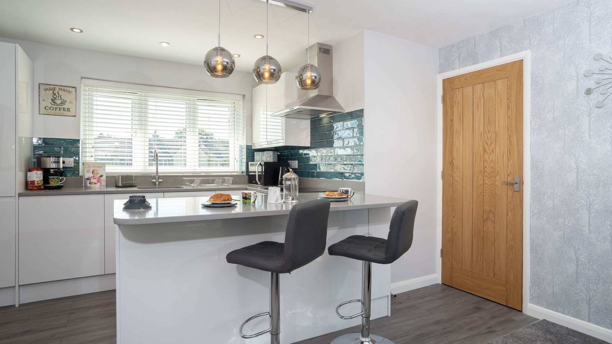 Staveley Apartment | Kentmere Haven with Parking by LetMeStay
