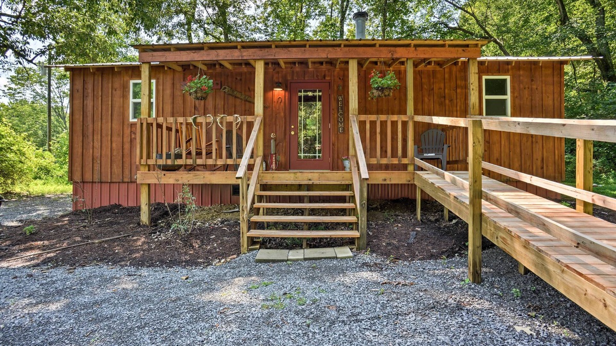 New Concord Cabin | Kentucky Cabin w/2 Fishing Ponds & Trail Access