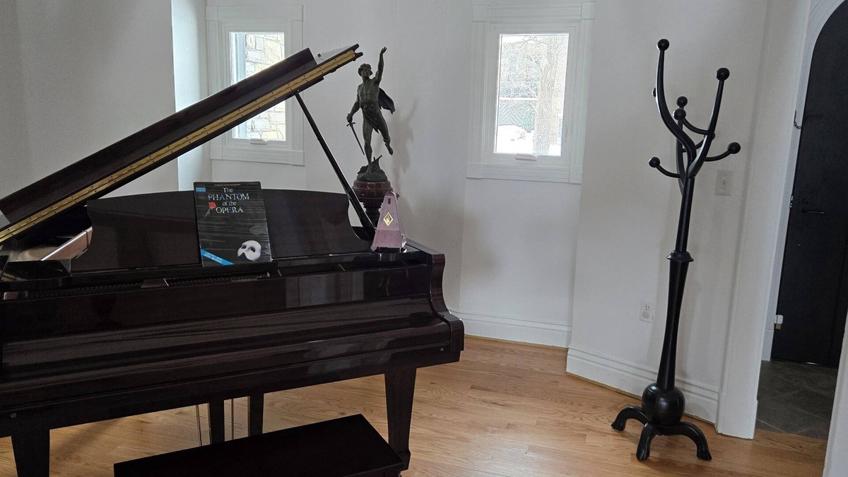 Eastwood House | Kentucky Derby 2025 Rental: Spacious Home for Families & Couples