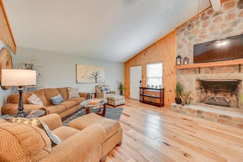 Leitchfield House | Kentucky Getaway with Access to Rough River Lake!