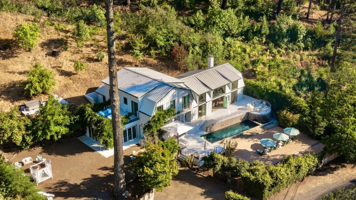 Kenwood Villa | Kenwood Lodge - 5 Bedroom/En-suite, Pool, Views