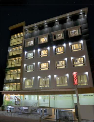 Kaloor Hotel | Kenz Residency