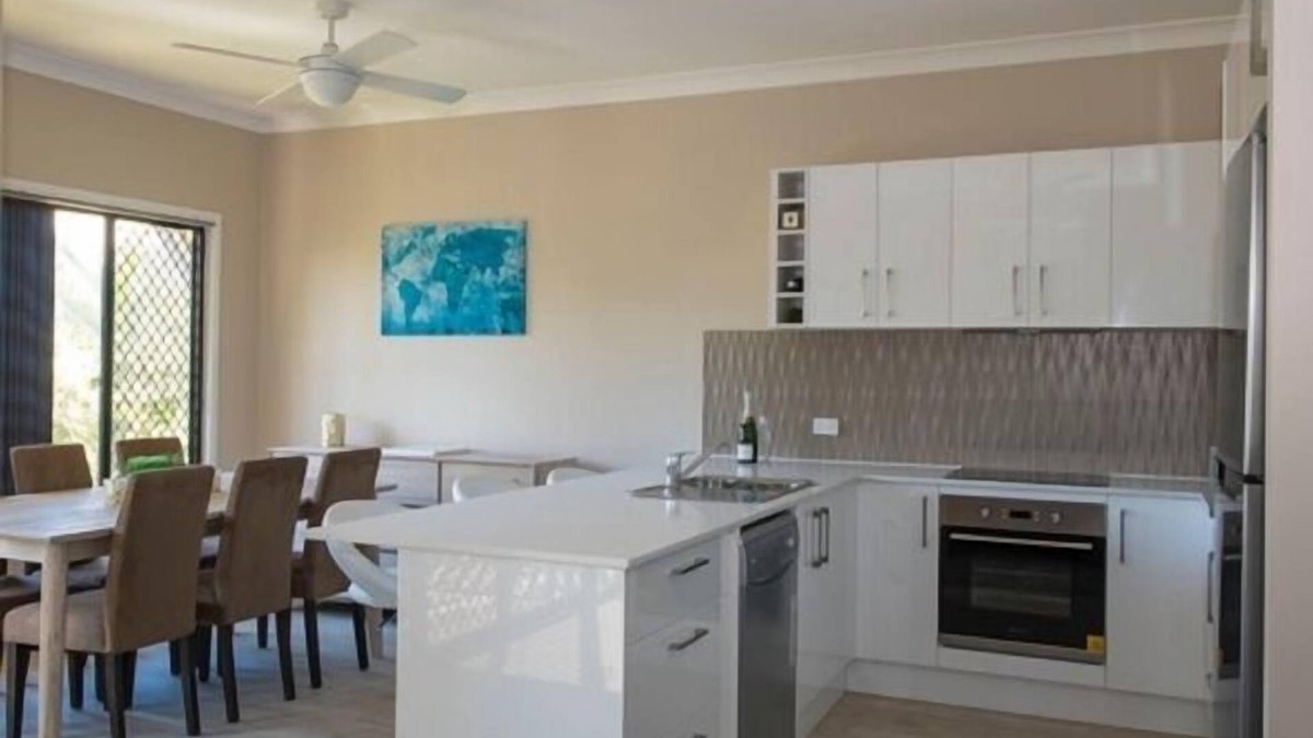 McDowall House | Keona Grove Home - beautiful Townhouse