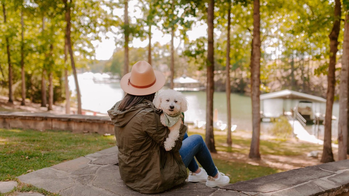 Saxony Forest House | Keowee Lakefront dock, canoe, kayaks, and more!