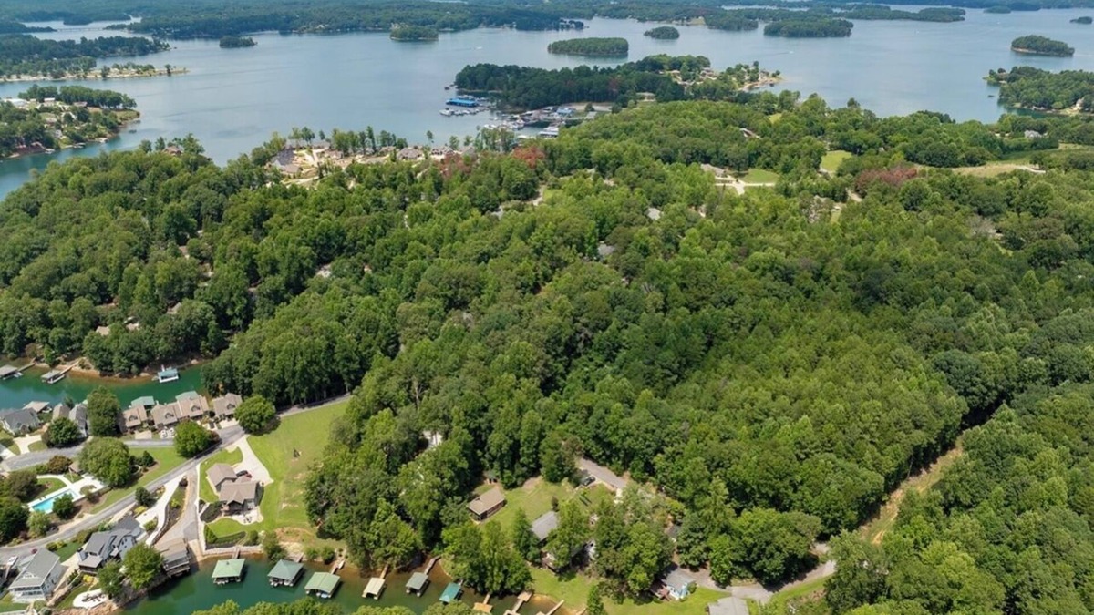 Normandy Shores House | Keoweenie Lake Side Cottage