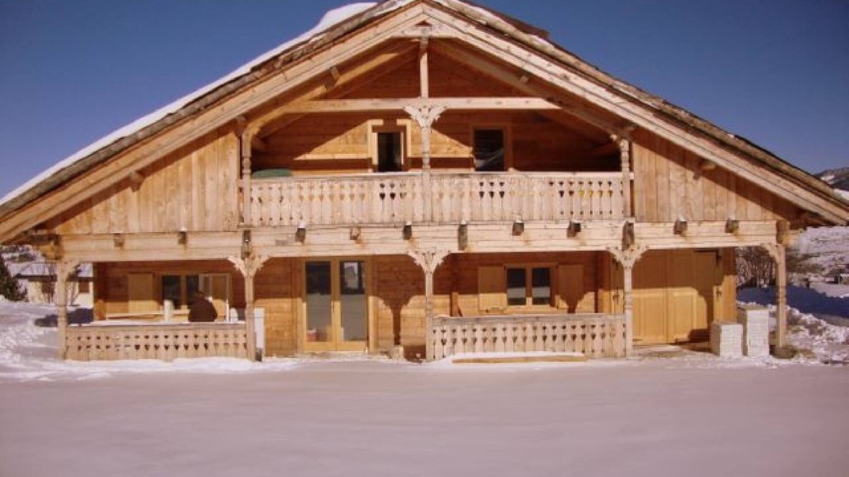 Saint-Pierre-dels-Forcats Ski Chalet | Ker Carlit, Atout France-Chalet-Mountain view-Family-Mobility bath